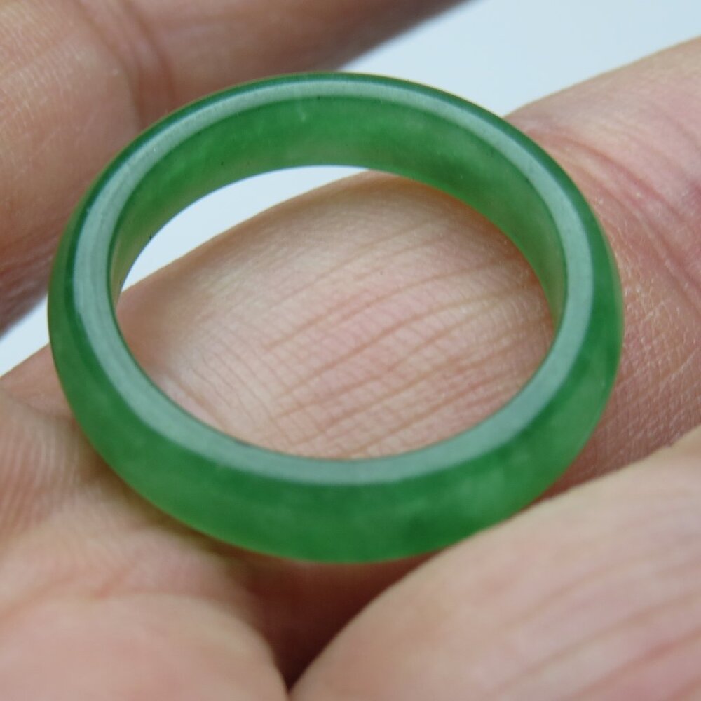 Natural Jade Ring Beautifuly Hand carved